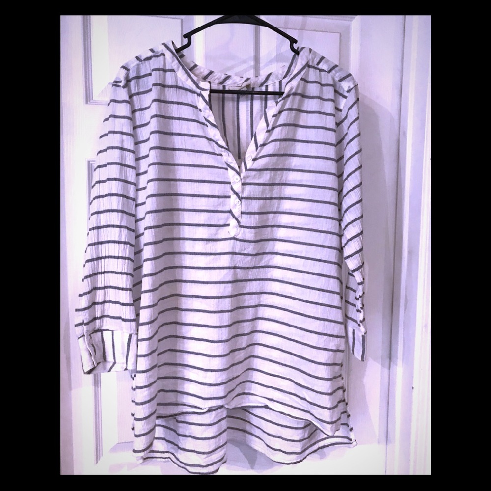 Flowy linen blue and white striped blouse!